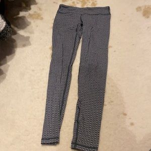 Ivivva lululemon leggings size kids 10!